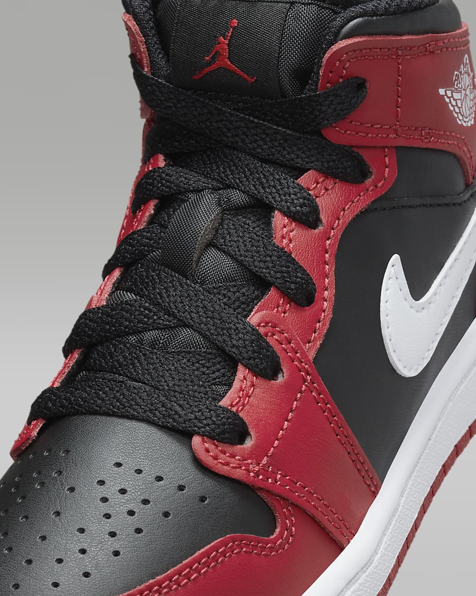 Jordan 1 Mid Younger Kids Shoes